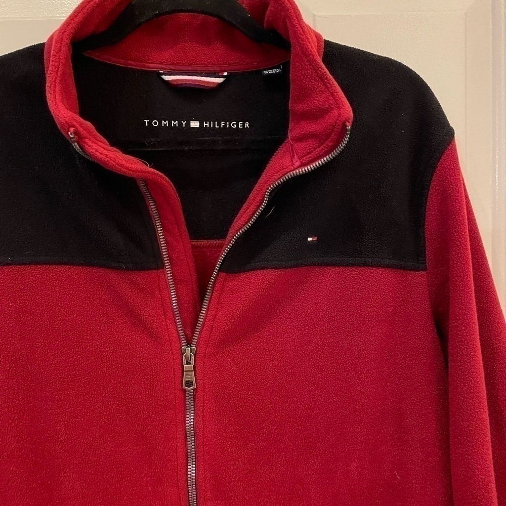 Tommy Hilfiger Fleece Red Black Full Zip Up Jacket 
Men Medium 
Condition 8/10 - Picture 9 of 10